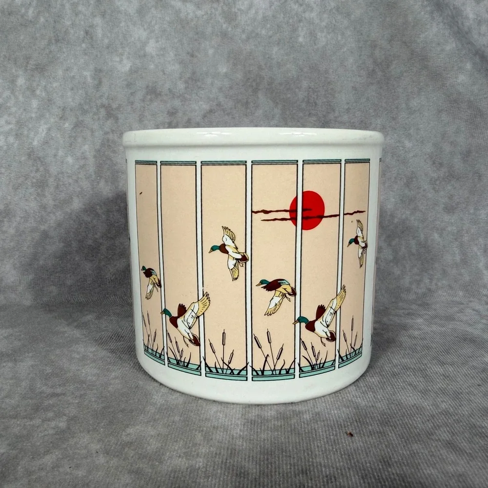 VTG 1986 INARCO Mallard Ducks Planter Crock Ceramic Flying Birds Sun Korea